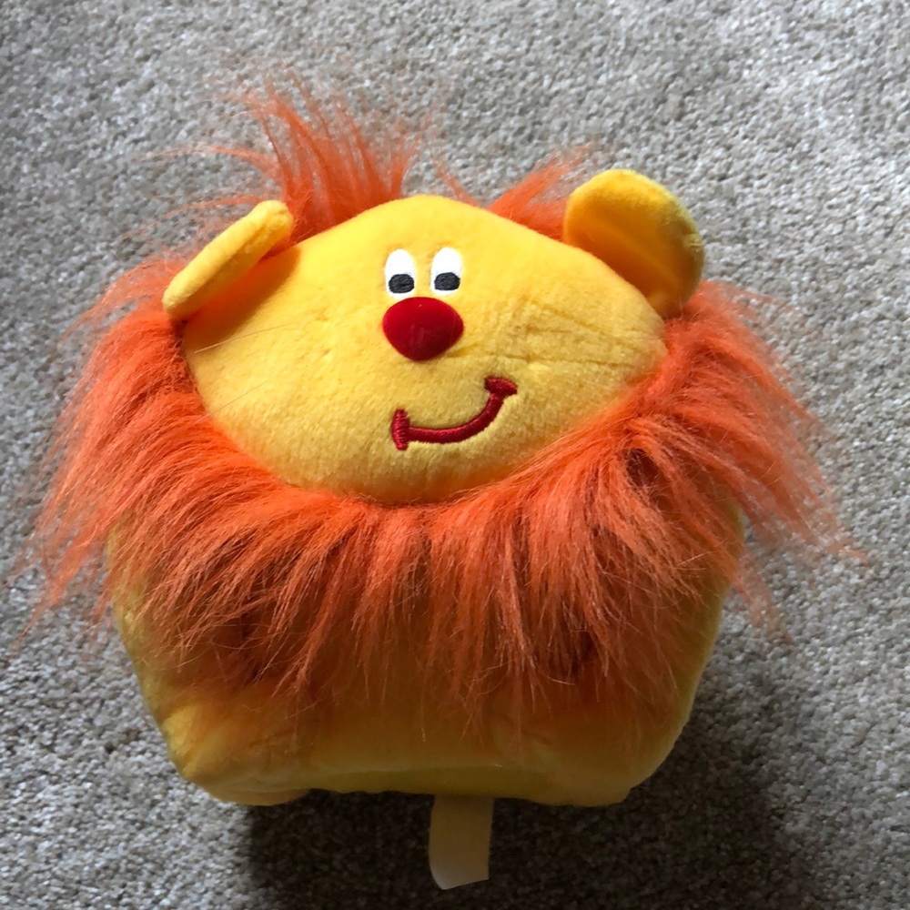 Adorable lion basket